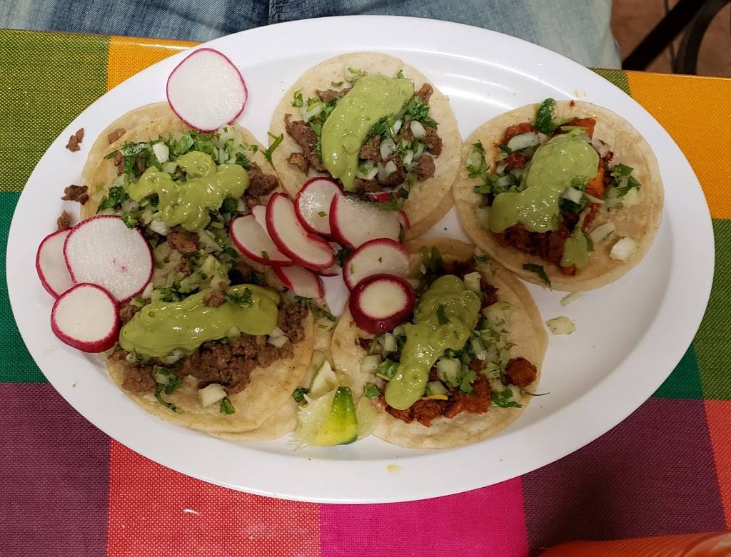 La Tapatia Tacos Y Tortas | restaurant | 2100 N Rancho Ave, Colton, CA 92324, USA | 9093327171 OR +1 909-332-7171