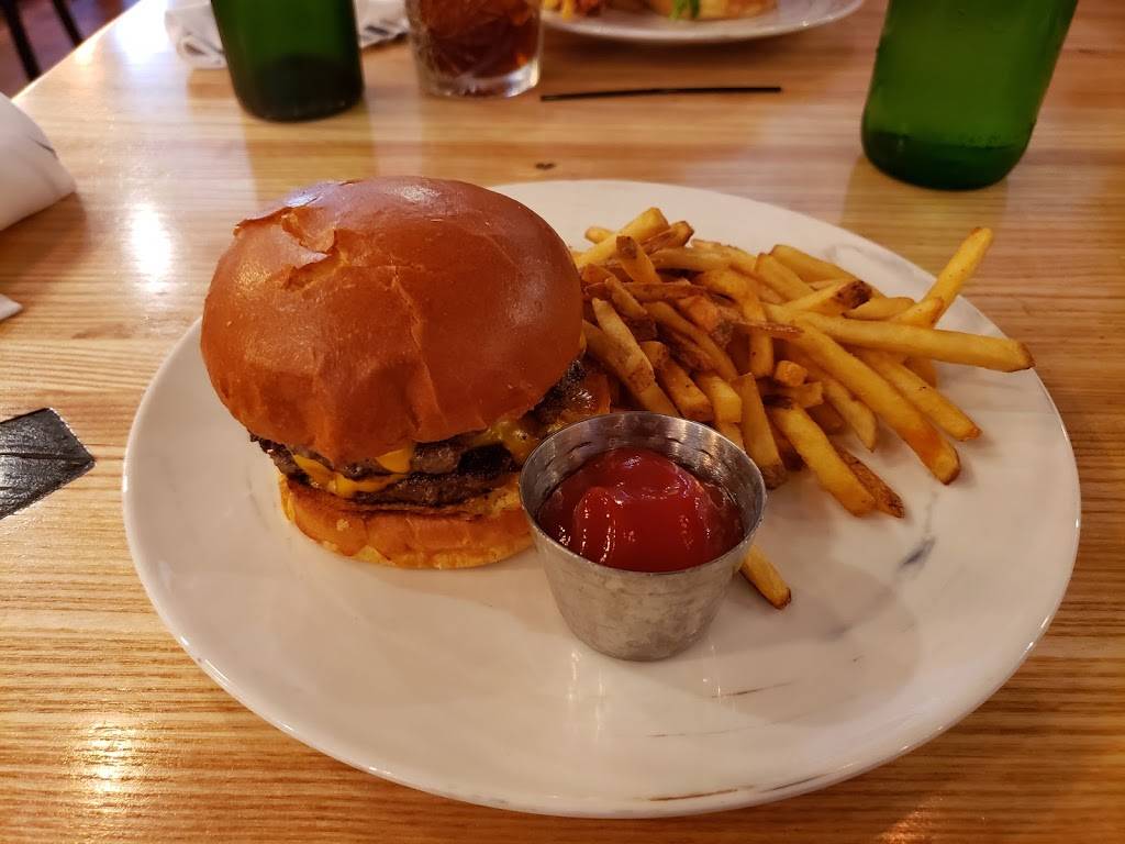 Louies Wine Dive & Clayton Kitchen | restaurant | 16 S Bemiston Ave, Clayton, MO 63105, USA | 3148759373 OR +1 314-875-9373