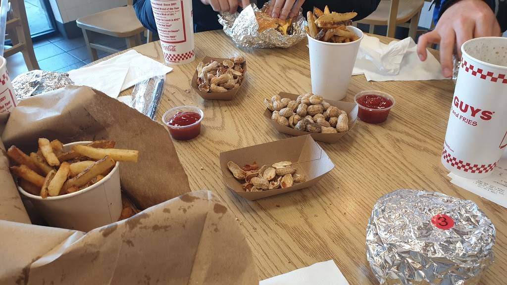 Five Guys | meal takeaway | 1928 S Commons, Federal Way, WA 98003, USA | 2538391425 OR +1 253-839-1425