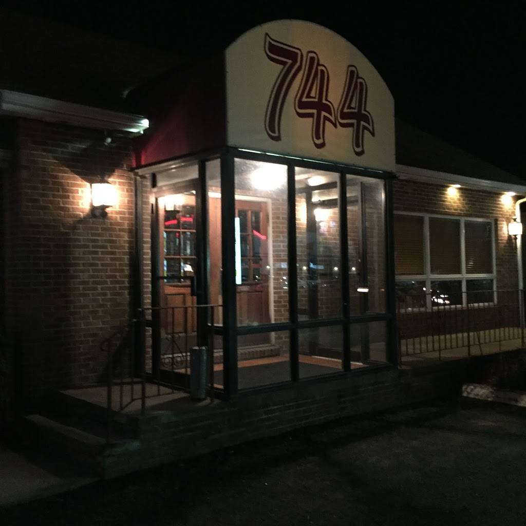 744 West Restaurant | restaurant | 744 Boston Post Rd, West Haven, CT 06516, USA | 2039345726 OR +1 203-934-5726