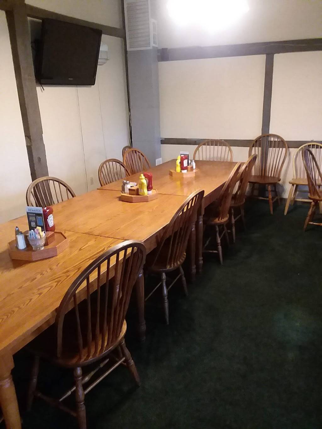 Twin Silos Restaurant | restaurant | 217 Davis Rd, Street, MD 21154, USA | 4104528800 OR +1 410-452-8800