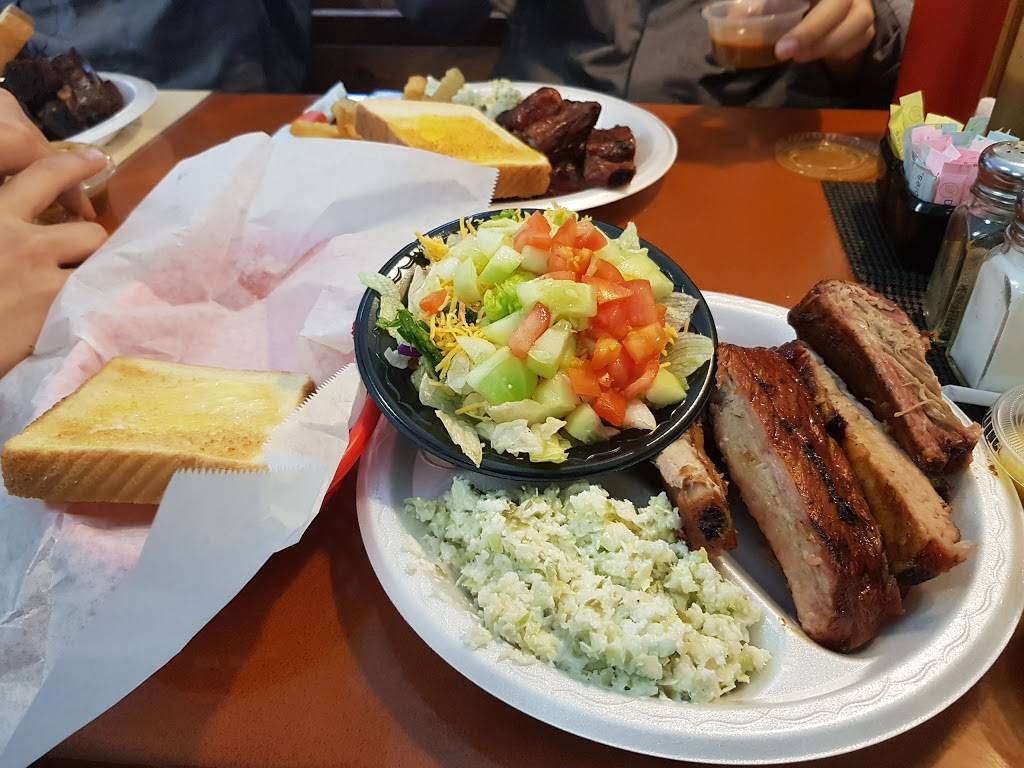 Finchers Barbecue | restaurant | 5627 Houston Rd, Macon, GA 31216, USA | 4787816998 OR +1 478-781-6998