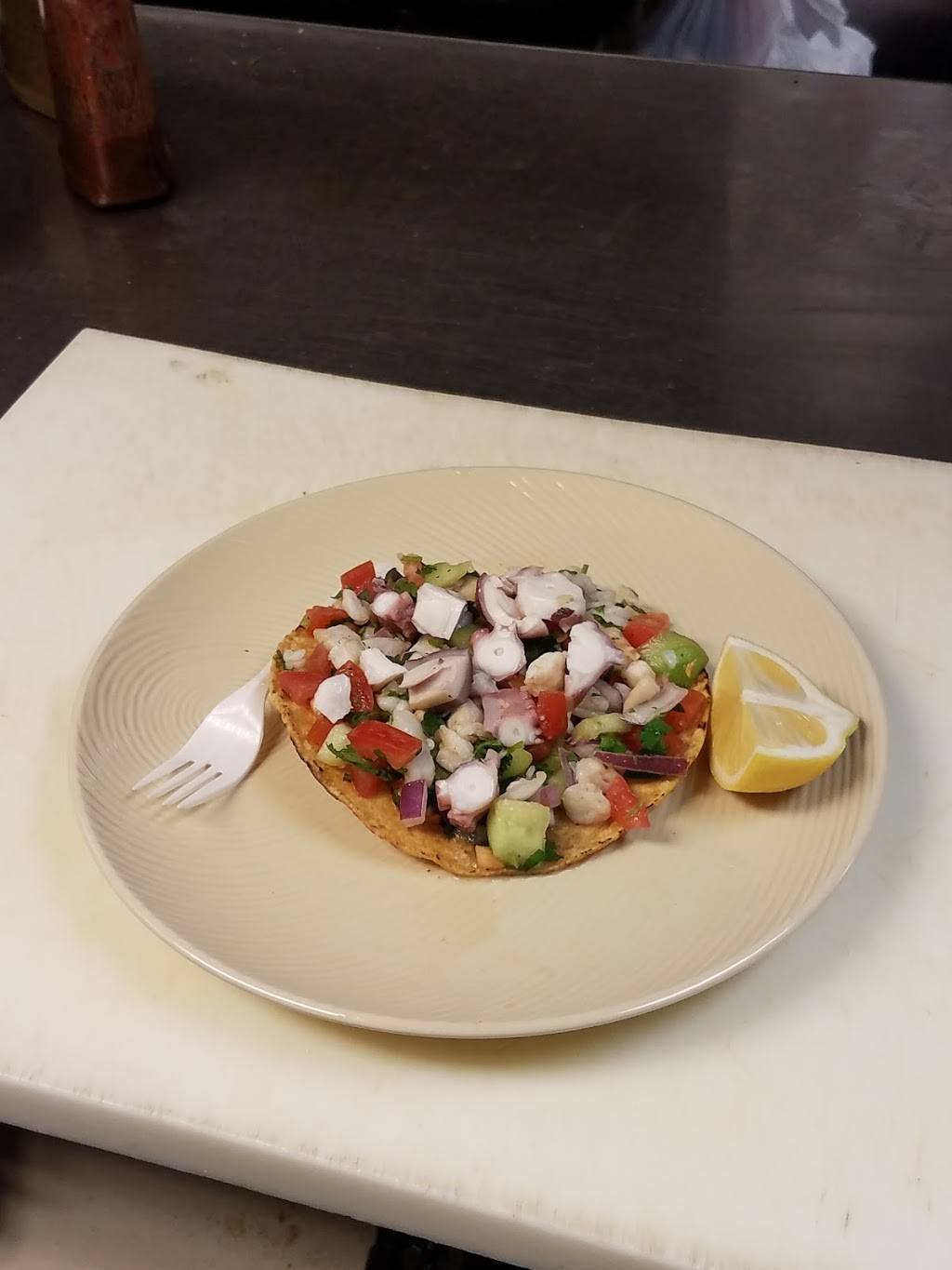 El Gallo Giro Tacos Y Mariscos | restaurant | 4800 Franklin Blvd, Sacramento, CA 95820, USA | 9168224142 OR +1 916-822-4142