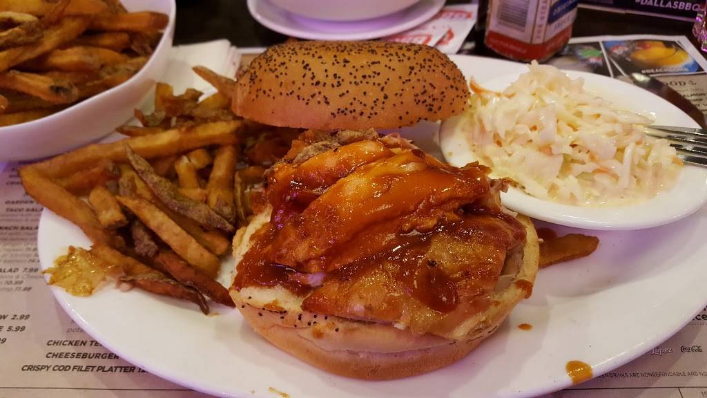 Dallas BBQ | restaurant | 3956 Broadway, New York, NY 10032, USA | 2125683700 OR +1 212-568-3700