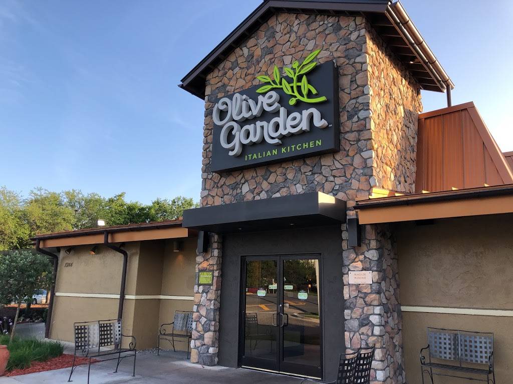 Olive Garden Italian Restaurant | meal takeaway | 10144 Philips Hwy, Jacksonville, FL 32256, USA | 9042924845 OR +1 904-292-4845