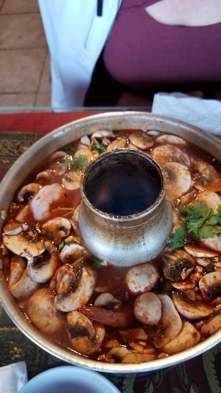 Thai Kitchen | restaurant | 2851 N Oakland Ave, Milwaukee, WI 53211, USA | 4149628851 OR +1 414-962-8851