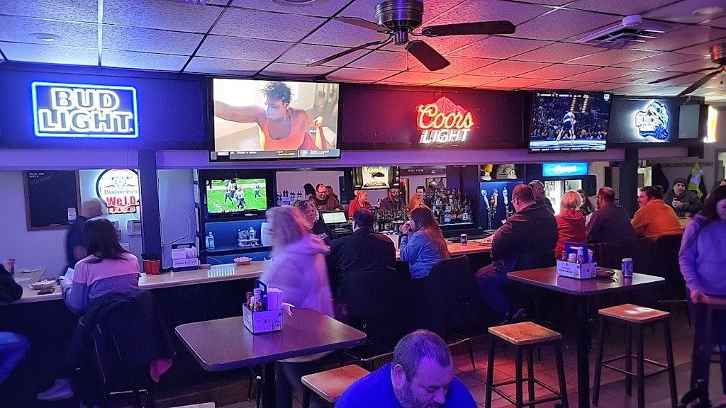 Hometown Bar and Grill | restaurant | 105 N Prospect St, Cambridge, IL 61238, USA | 3099371300 OR +1 309-937-1300