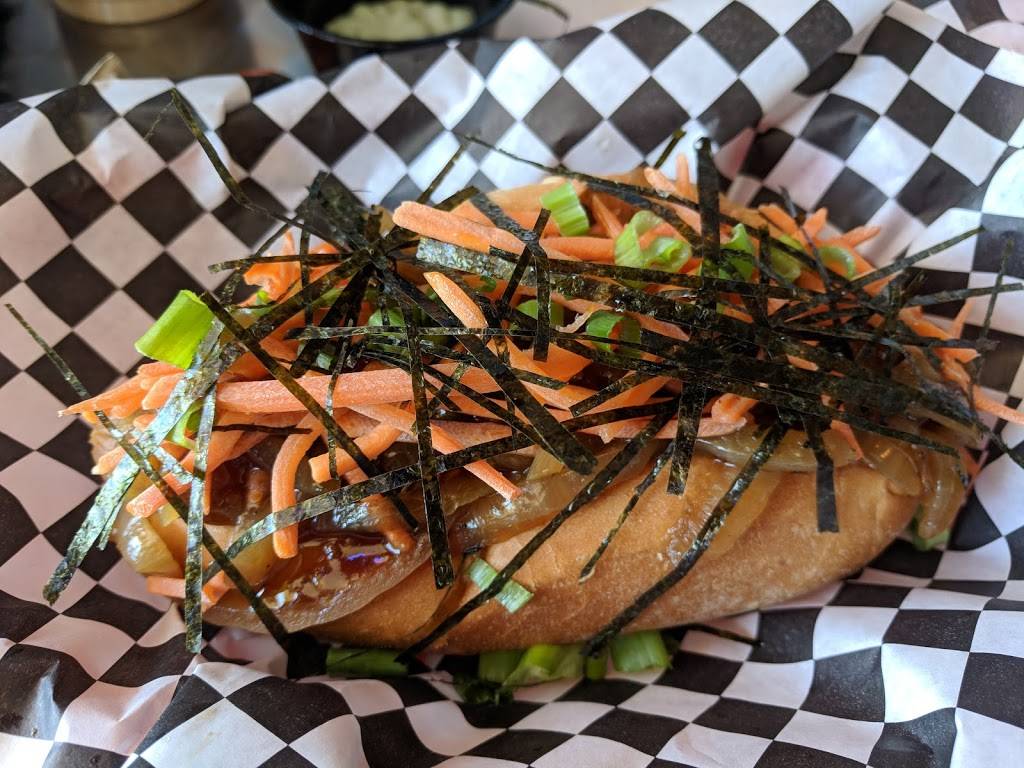 The Steamie Weenie | restaurant | 1500 N Green Valley Pkwy #130, Henderson, NV 89074, USA | 7023331383 OR +1 702-333-1383