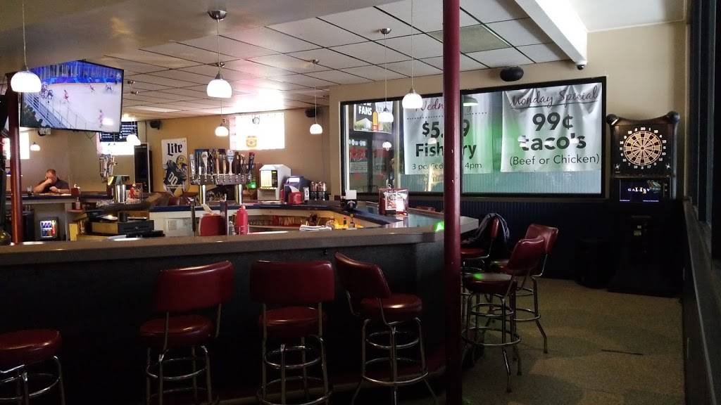 Hanks Restaurant & Drinkery | restaurant | 11 S Main St, Hartford, WI 53027, USA | 2626734265 OR +1 262-673-4265