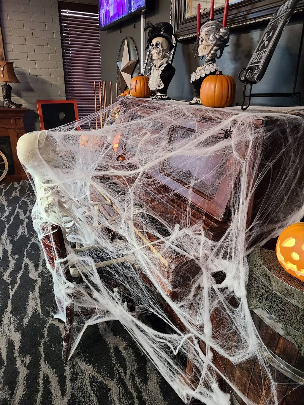 Filthy Lus Saloon | restaurant | 508 W Main Ave, Gastonia, NC 28052, USA | 7042155096 OR +1 704-215-5096