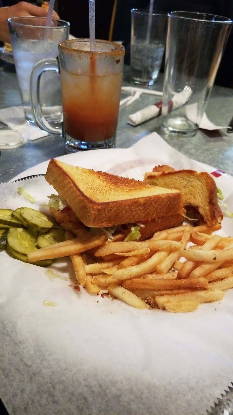 CJ Browns Boatyard Grill | restaurant | 48780 Jefferson Ave, New Baltimore, MI 48047, USA | 5867257821 OR +1 586-725-7821