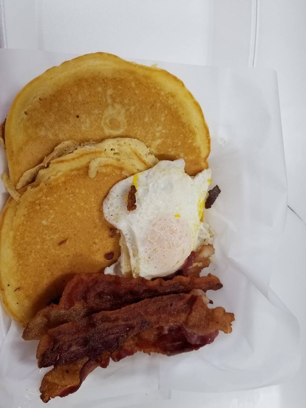 Colluraficis | restaurant | 4051 North Point Blvd, Dundalk, MD 21222, USA | 4107099053 OR +1 410-709-9053