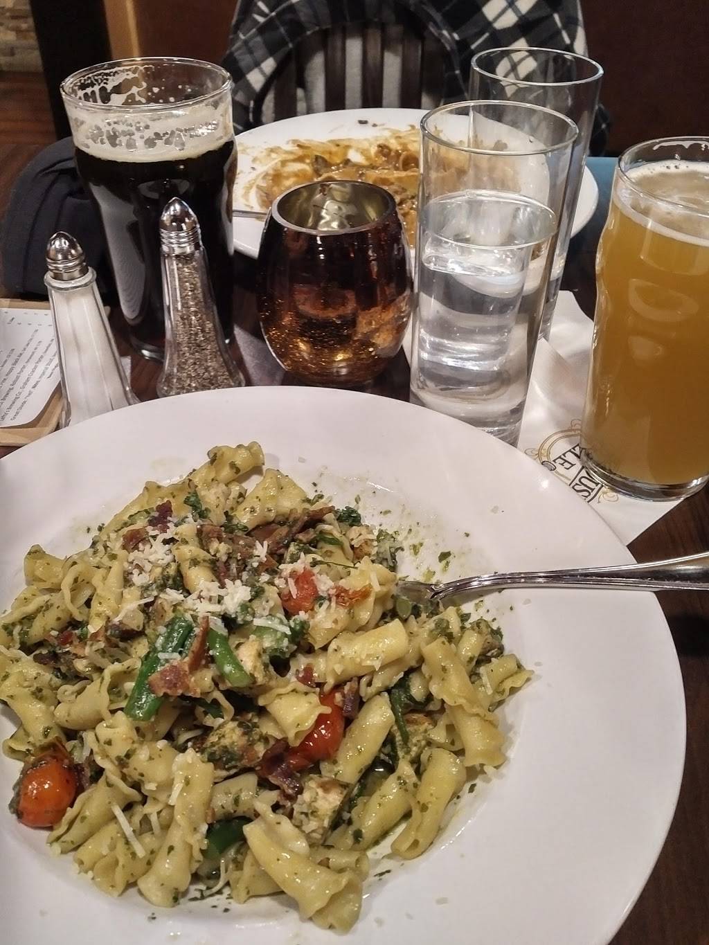 Tap House Grille | restaurant | 1506 Riverdale St, West Springfield, MA 01089, USA | 4133631000 OR +1 413-363-1000