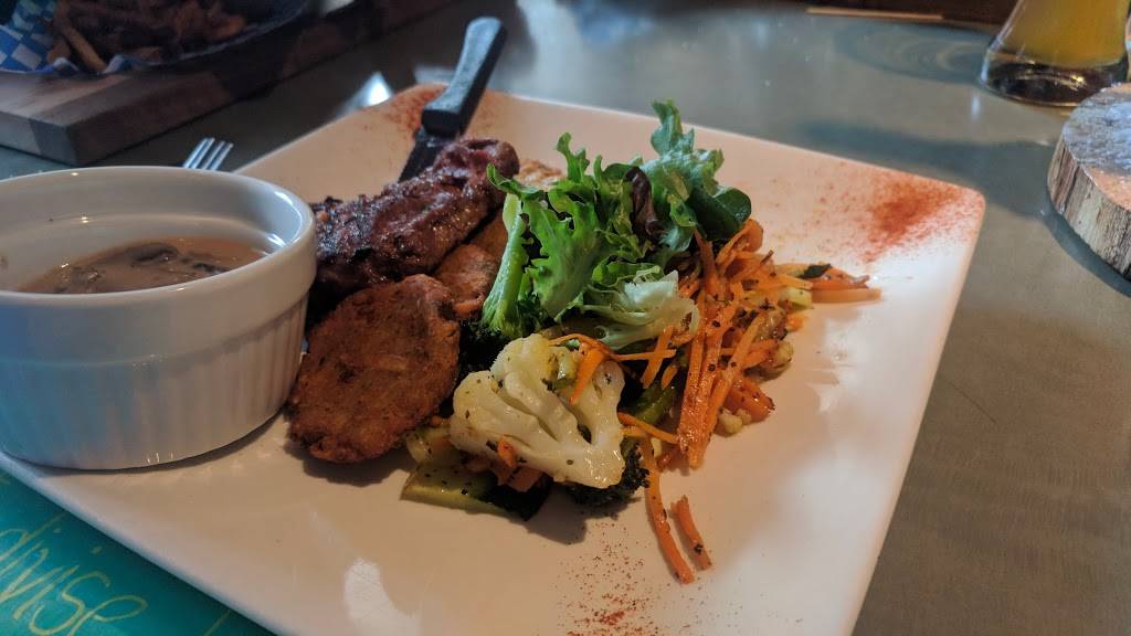 Lala Bistro | restaurant | 530 Avenue de Buckingham, Gatineau, QC J8L 1N2, Canada | 8199861676 OR +1 819-986-1676