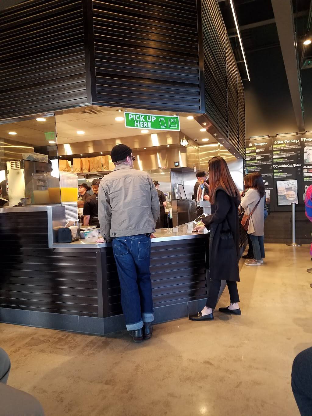 Shake Shack | restaurant | 2093 Smith Haven Plaza, Lake Grove, NY 11755, USA | 6312461096 OR +1 631-246-1096