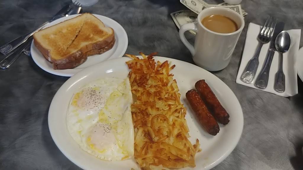 Larsons Restaurant & Lounge | restaurant | 4641, 2901 Perry Ave # 10, Bremerton, WA 98310, USA | 3603775315 OR +1 360-377-5315