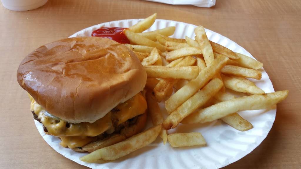 Wayback Burgers | restaurant | 160 S Sterling St, Morganton, NC 28655, USA | 8284386936 OR +1 828-438-6936