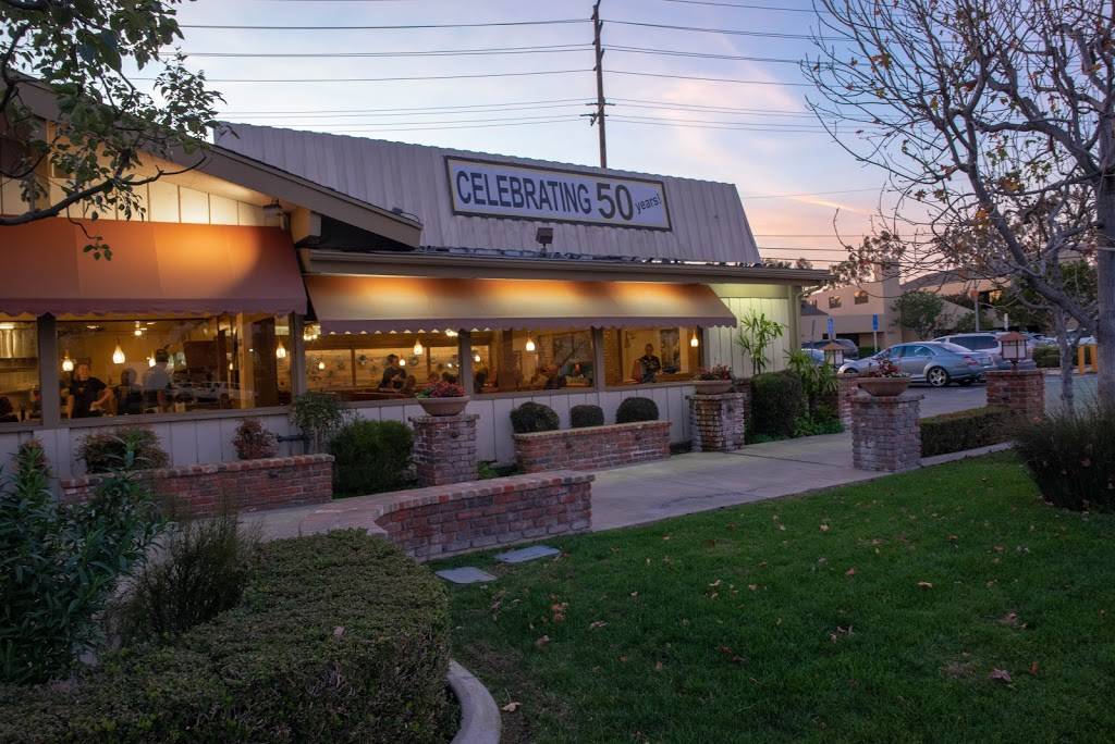 Avenue K Bar | restaurant | 1828 N Tustin Ave, Santa Ana, CA 92705, USA | 7145416263 OR +1 714-541-6263