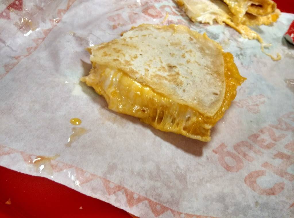 Del Taco | meal takeaway | 2410 E Chapman Ave, Fullerton, CA 92831, USA | 7148705932 OR +1 714-870-5932