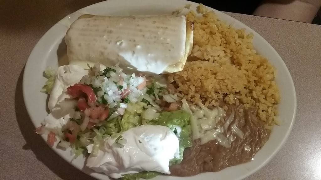 La Quesadilla Mexican Grill | restaurant | 5424 US-31E, Westmoreland, TN 37186, USA | 6156445991 OR +1 615-644-5991
