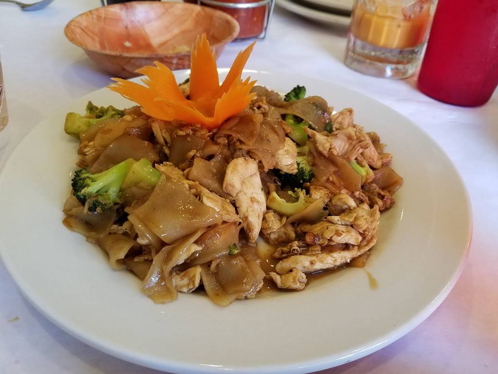 Snail Thai Cuisine | restaurant | 1649 E 55th St, Chicago, IL 60615, USA | 7736675423 OR +1 773-667-5423