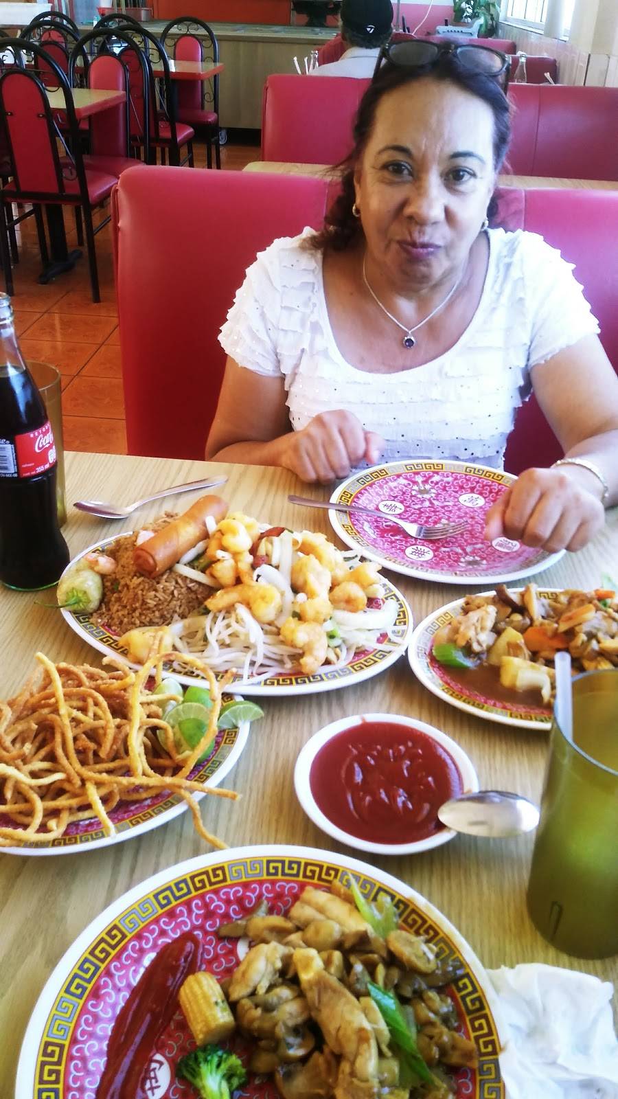 Lung Mon El Jibarito | restaurant | Sta. Julia 6523, Salvatierra, Tijuana, B.C., Mexico | 016646765148 OR +52 664 676 5148