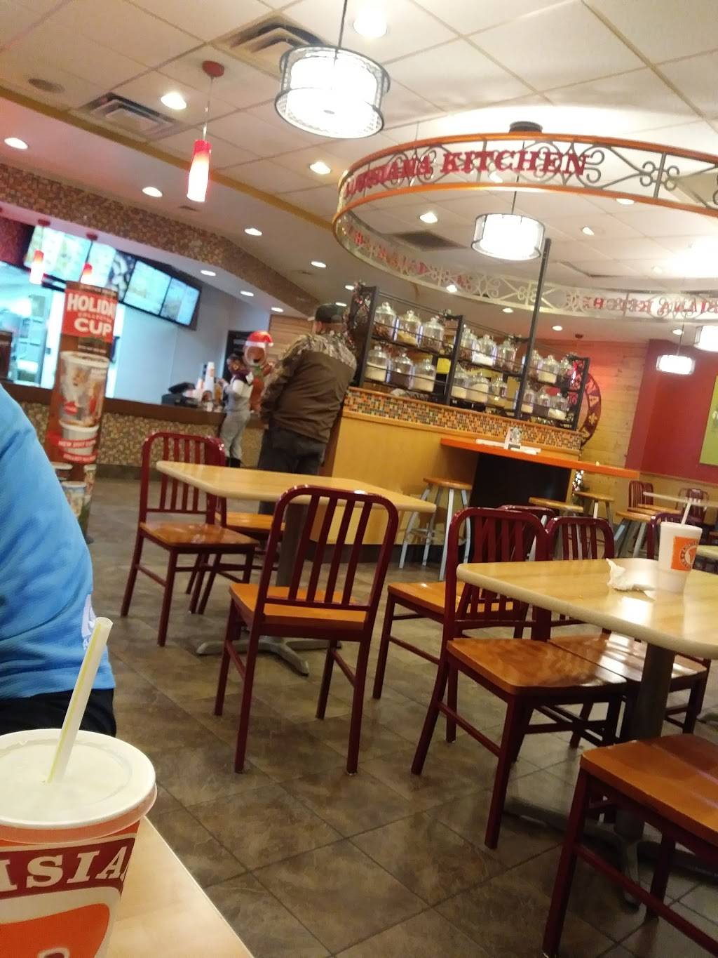 Popeyes Louisiana Kitchen | restaurant | 2700 Panama Ln, Bakersfield, CA 93313, USA | 6613960800 OR +1 661-396-0800