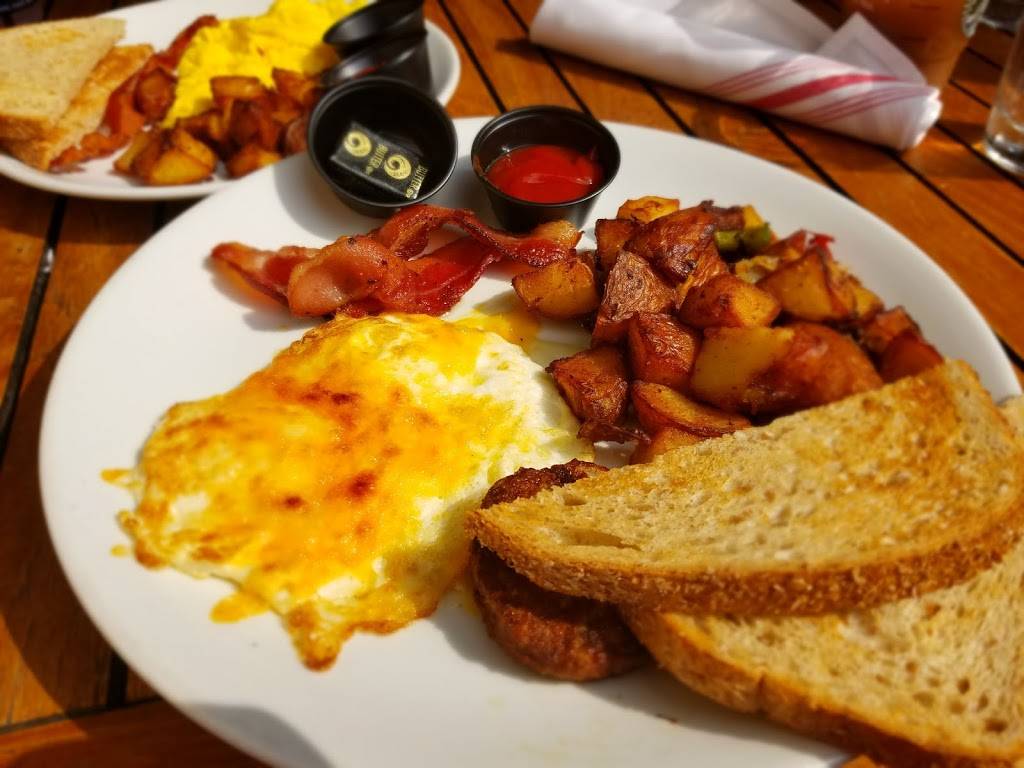 Public House National Harbor | restaurant | 199 Fleet St, Oxon Hill, MD 20745, USA | 2404936120 OR +1 240-493-6120