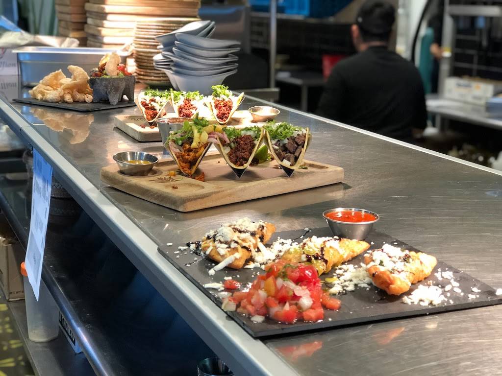 Verde Flavors of Mexico Ironworks | restaurant | 2727 E 86th St, Indianapolis, IN 46240, USA | 3172807410 OR +1 317-280-7410