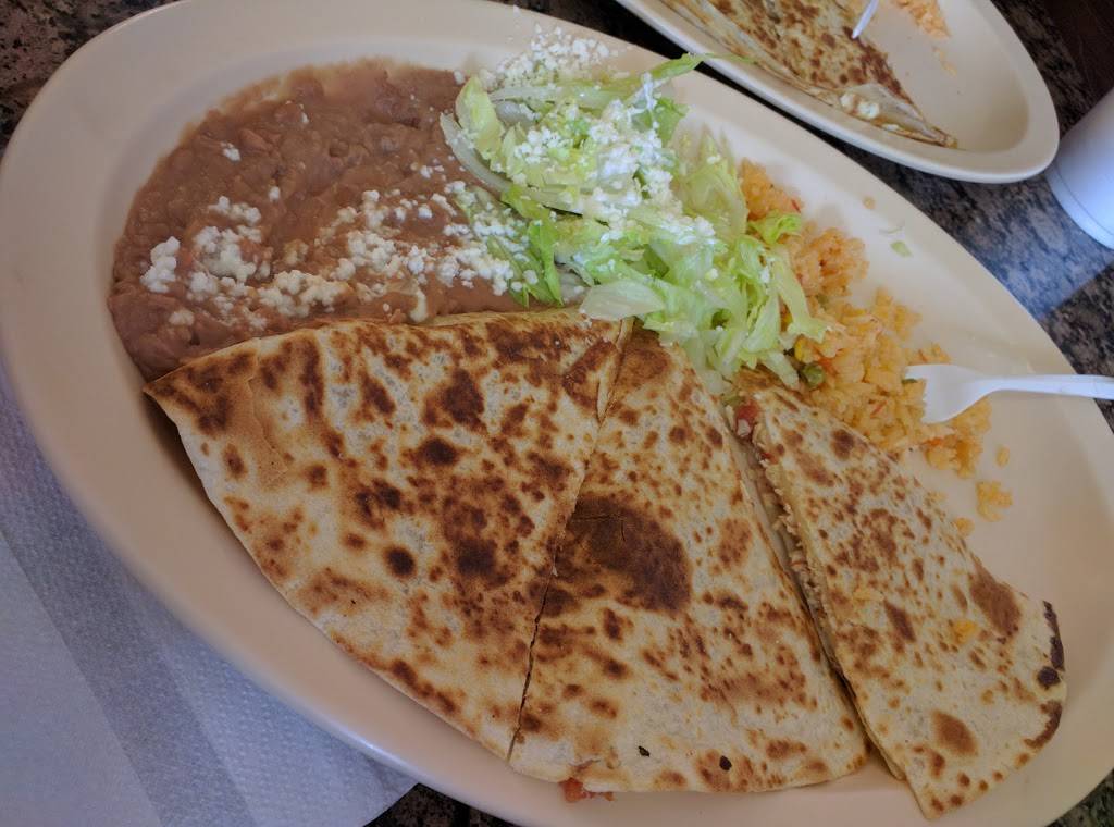 El Huarache De Dona Chela Restaurant | restaurant | 10956 Valley Mall, El Monte, CA 91731, USA | 6264544024 OR +1 626-454-4024