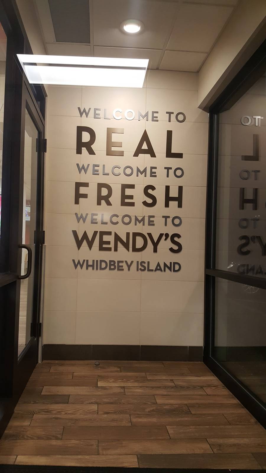 Wendys | restaurant | 100 N Charles Porter Ave, Oak Harbor, WA 98278, USA | 3606790114 OR +1 360-679-0114