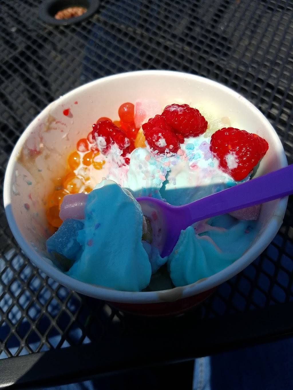 Lemonberry Frozen Yogurt | restaurant | 12927 Pearl Rd, Strongsville, OH 44136, USA | 4402380793 OR +1 440-238-0793