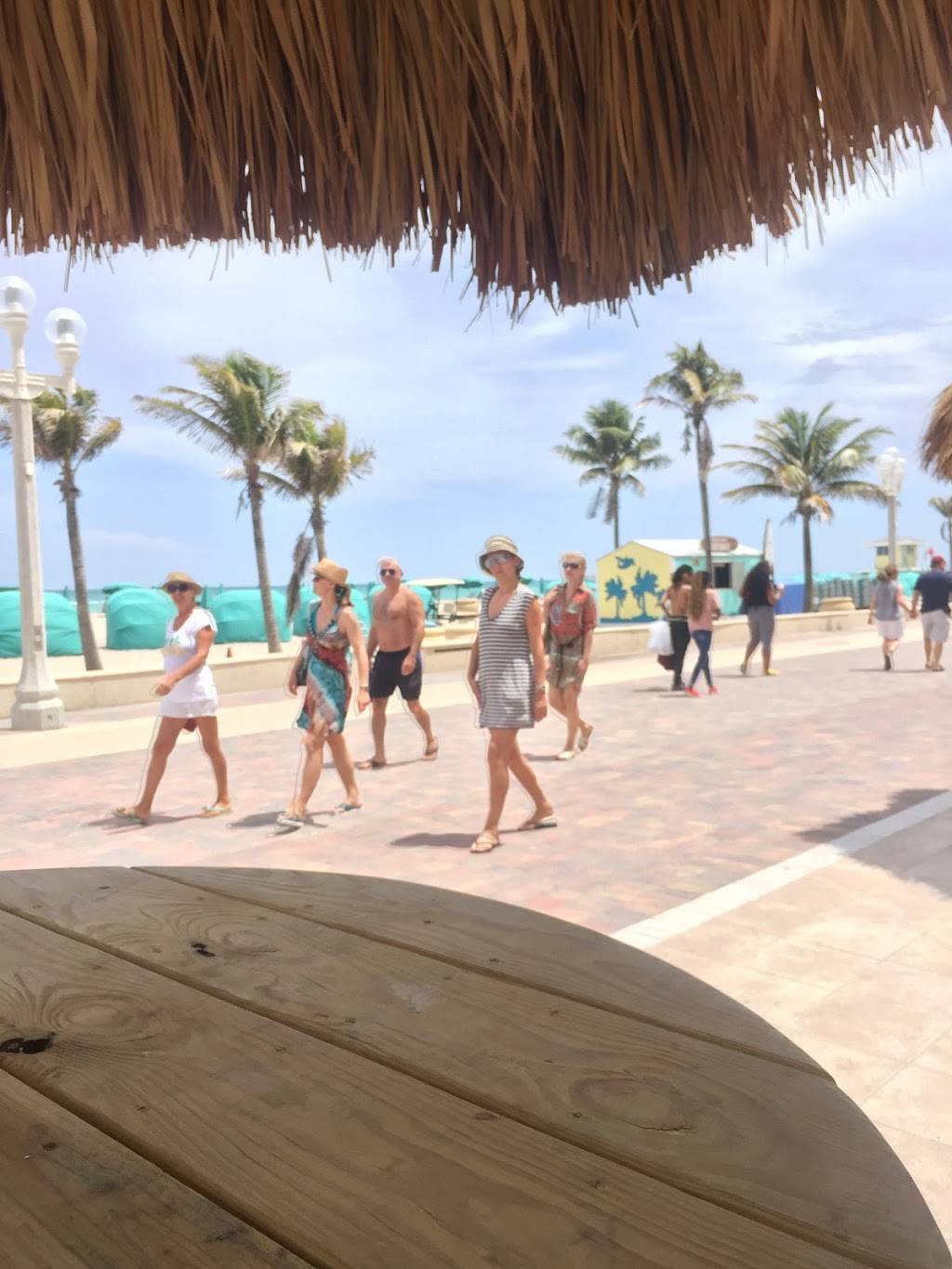 Floridays Airstream Café | restaurant | 1111 N Ocean Dr, Hollywood, FL 33019, USA | 9548744444 OR +1 954-874-4444