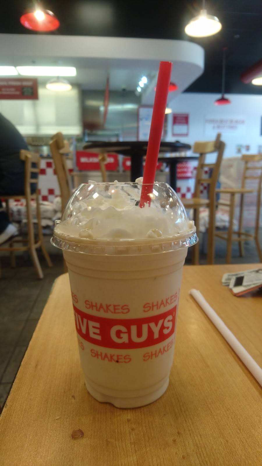 Five Guys | meal takeaway | 1314 Commons Dr, Geneva, IL 60134, USA | 6302081909 OR +1 630-208-1909