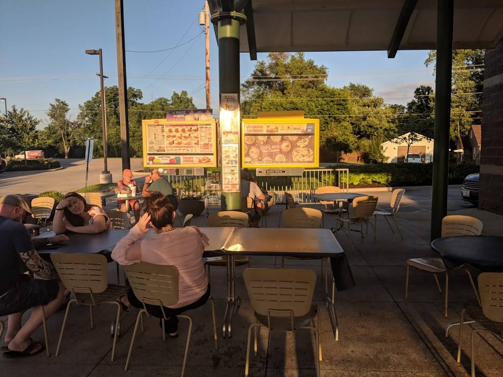 Sonic Drive-In | restaurant | 7888 Brandt Pike, Huber Heights, OH 45424, USA | 9379389271 OR +1 937-938-9271