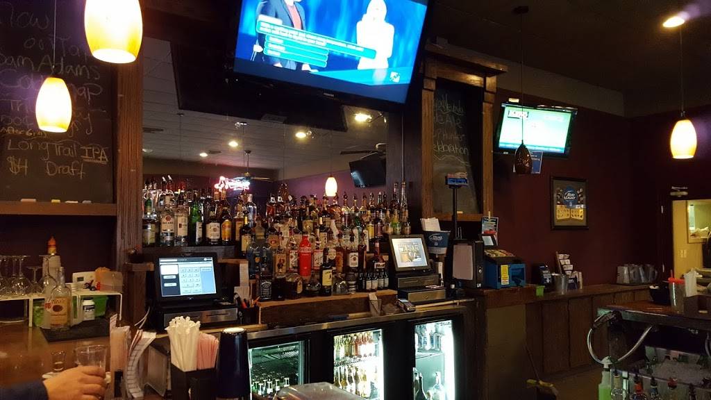 Ferrentinos Pizzeria & Pub | restaurant | 1676 Main St, Agawam, MA 01001, USA | 4137893222 OR +1 413-789-3222