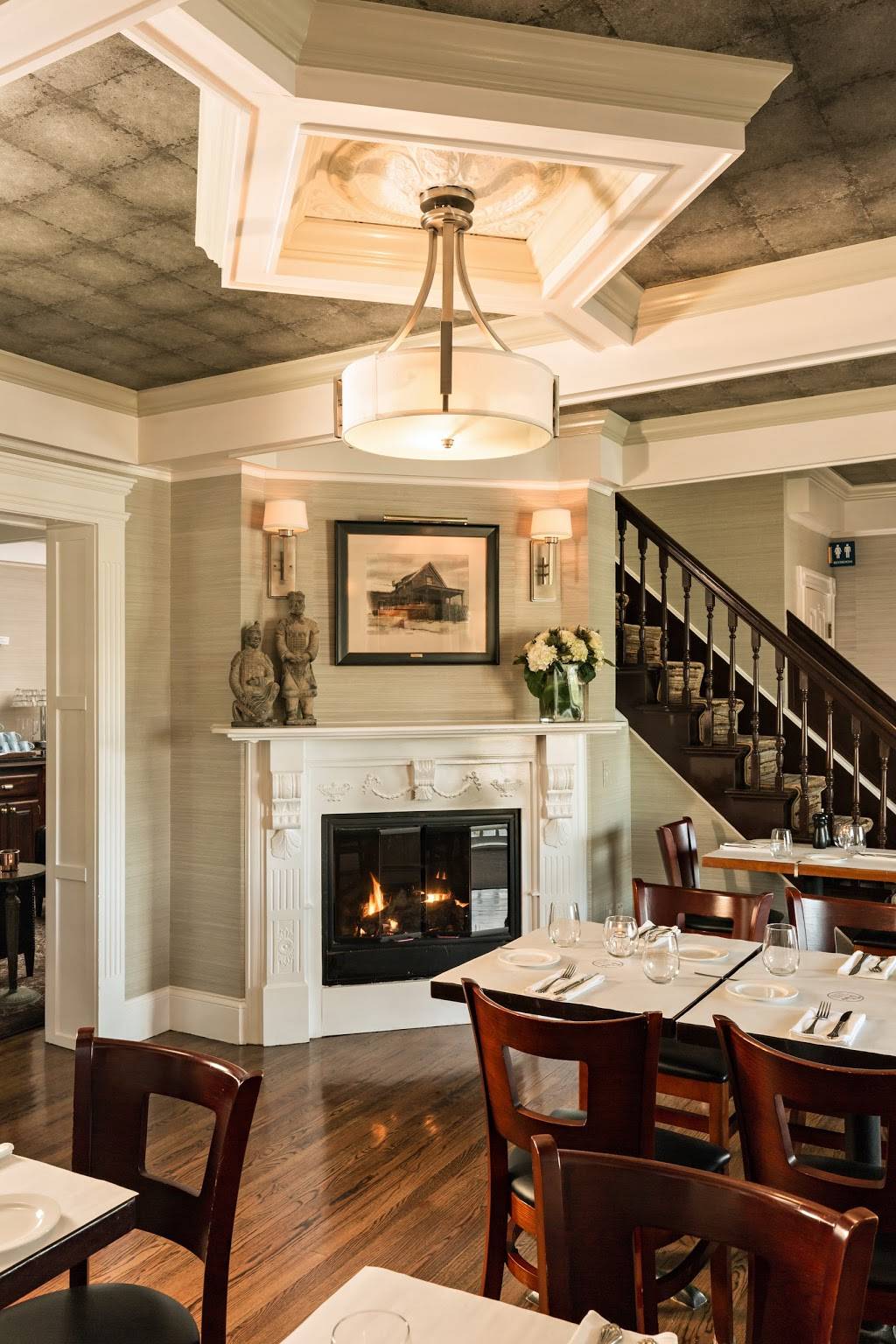 The Pointe Restaurant | restaurant | 82 Bradford St, Provincetown, MA 02657, USA | 5084872365 OR +1 508-487-2365