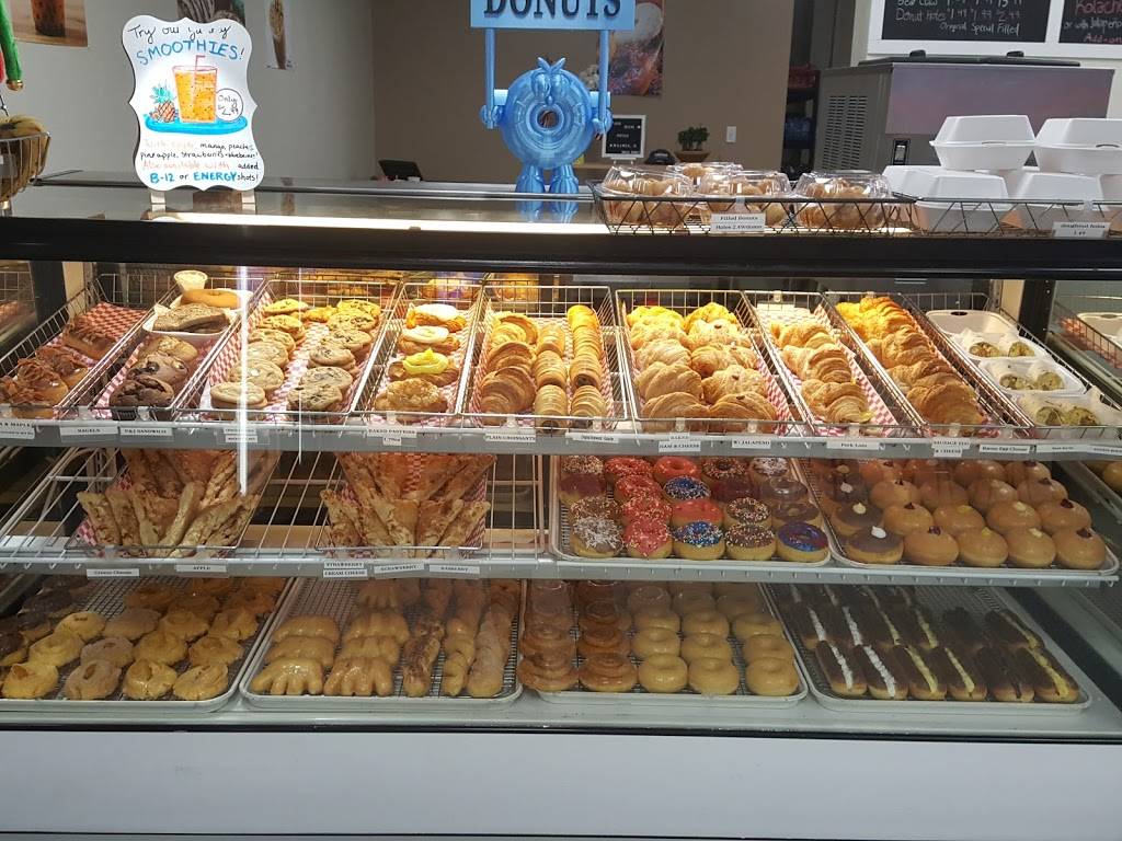 MAGA Donuts | bakery | 1514 N Broad St, Tazewell, TN 37879, USA | 4234897452 OR +1 423-489-7452