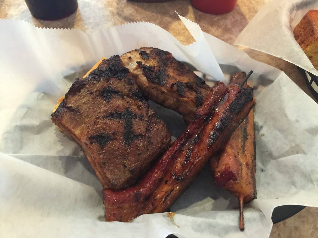 Redds Smokehouse | restaurant | 109 N Hanover St, Carlisle, PA 17013, USA | 7172546419 OR +1 717-254-6419