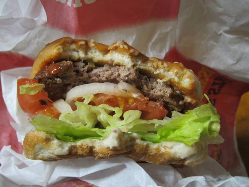 Bakers Drive-Thru | restaurant | 2208 Arden Ave, San Bernardino, CA 92404, USA | 9098845233 OR +1 909-884-5233