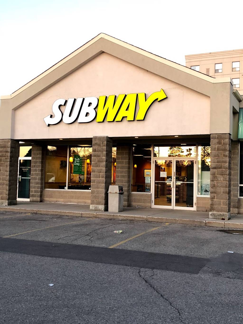 Subway | restaurant | 425 University Ave J, Waterloo, ON N2K 4C9, Canada | 5195702567 OR +1 519-570-2567