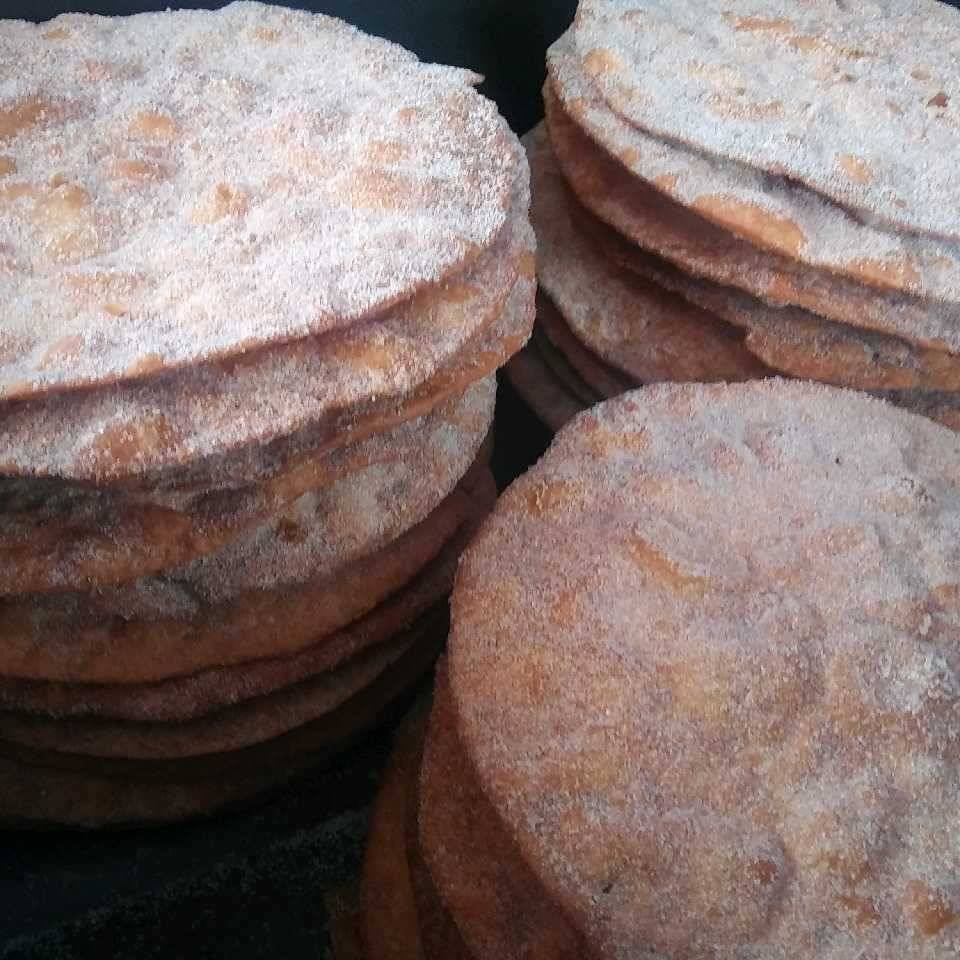 Churros calientes | restaurant | 2744 E 1st St, Los Angeles, CA 90033, USA | 3233381863 OR +1 323-338-1863