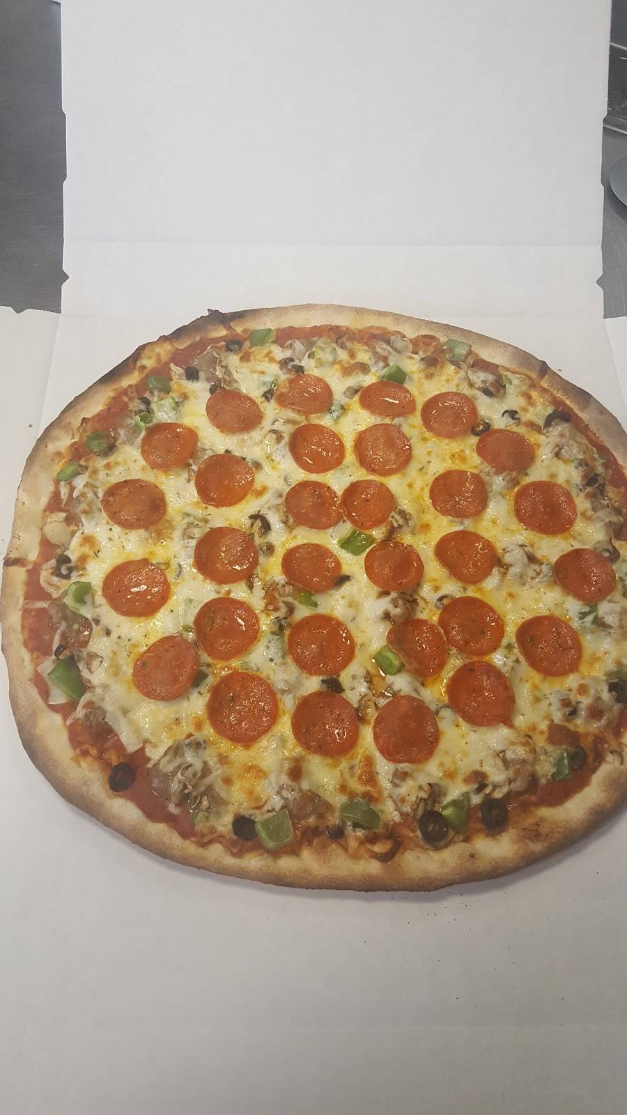 Vituccis Pizza | restaurant | 14185 W Greenfield Ave, New Berlin, WI 53151, USA | 2626415490 OR +1 262-641-5490