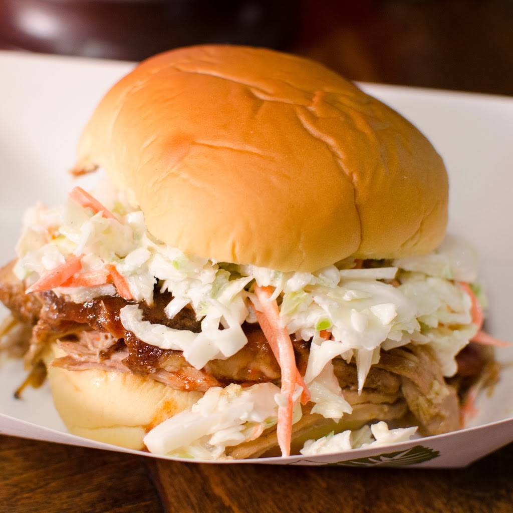 Backyard Barbeque | restaurant | 2910 N Sycamore St, Arlington, VA 22207, USA | 7035342510 OR +1 703-534-2510