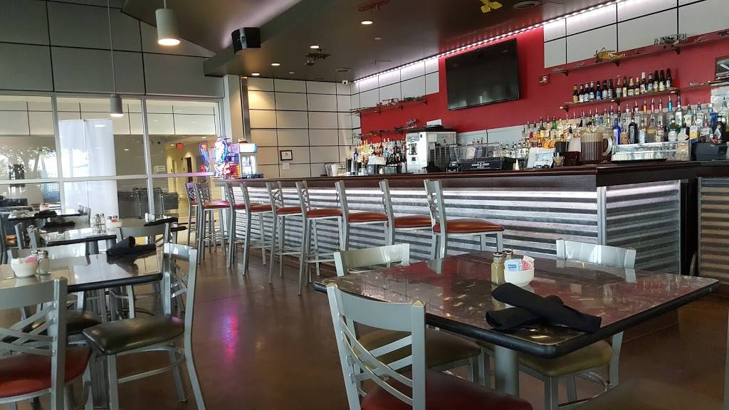 Delta Charlies Bar & Grill | restaurant | 4709, 5303 Challenger Dr, Dallas, TX 75237, USA | 2146239944 OR +1 214-623-9944