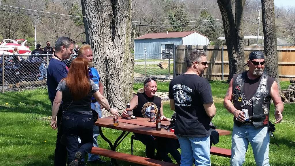 Fat Daddyz Bar & Grill | night club | 176 W Jackson St, Seneca, IL 61360, USA | 8153578700 OR +1 815-357-8700