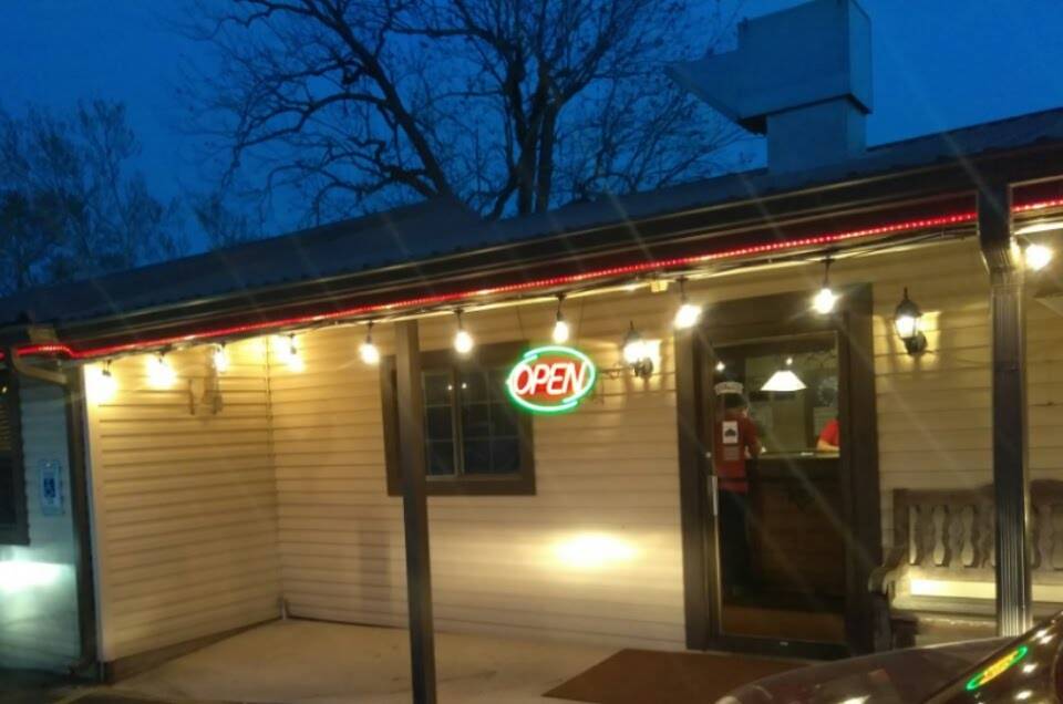 TJ’s Pub & Grub | night club | 707 W Montgomery St, Willis, TX 77378, USA | 9368569663 OR +1 936-856-9663