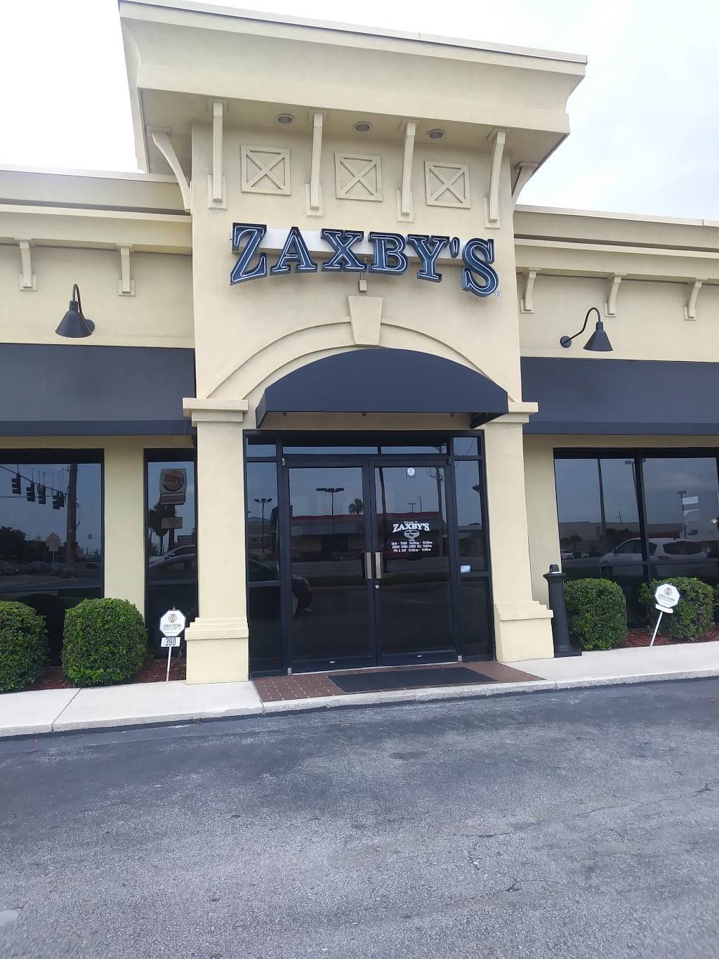 Zaxbys Chicken Fingers & Buffalo Wings | restaurant | 390 Blanding Blvd, Orange Park, FL 32073, USA | 9042982728 OR +1 904-298-2728