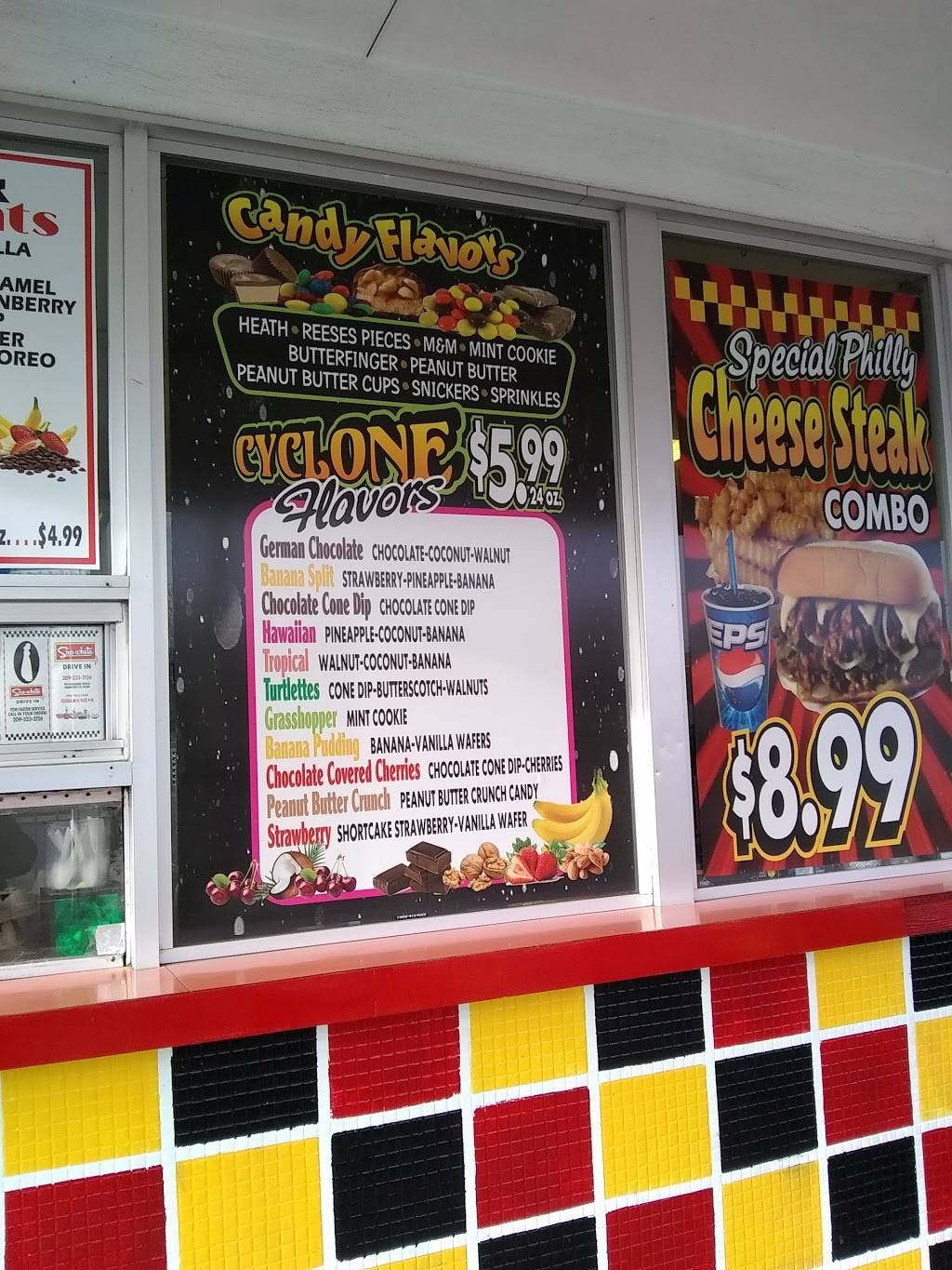 Sno-White Drive-In | restaurant | 911 Paradise Rd, Modesto, CA 95351, USA | 2095232126 OR +1 209-523-2126