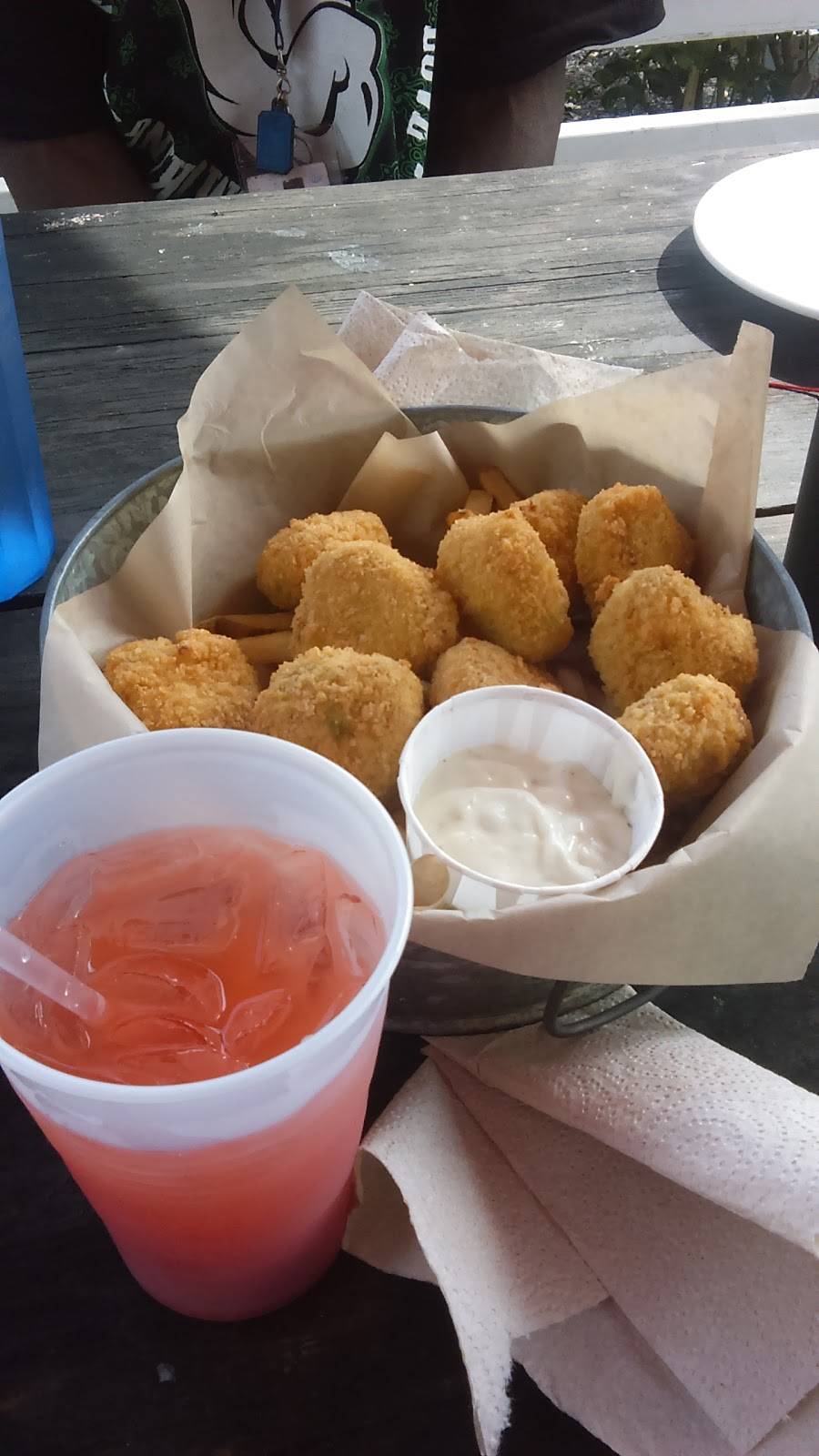 Joes Crab Shack | restaurant | 3239 Silverlake Village Dr, Pearland, TX 77584, USA | 7134368880 OR +1 713-436-8880